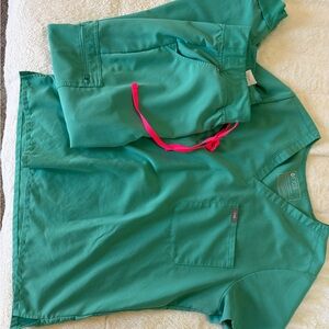 Surgical green figs set XL Catarina top, L high waisted Zamora bottoms